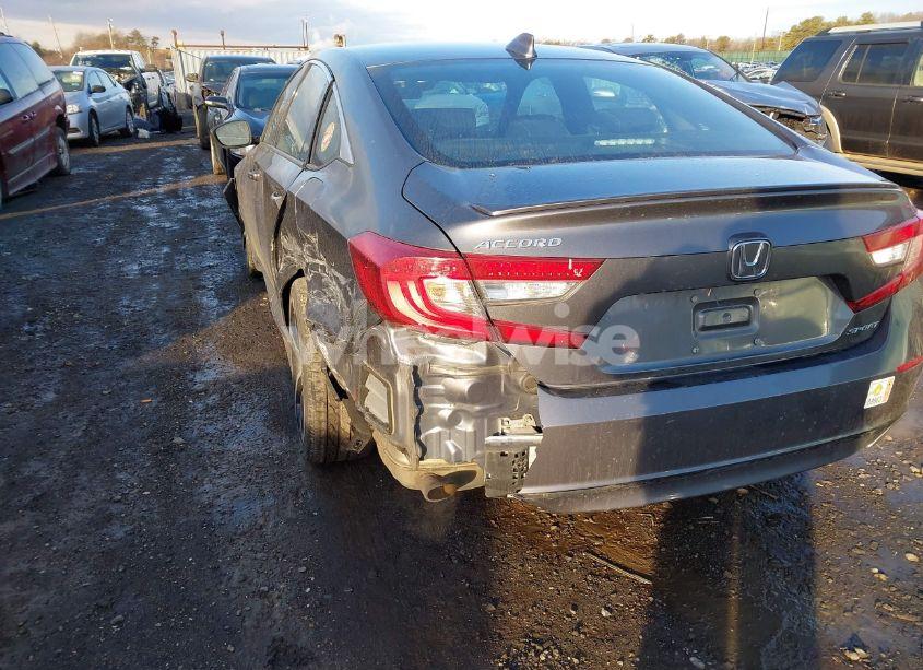 Photo 17 of 2018 Honda Accord SPORT (VIN 1HGCV1F37JA005098)