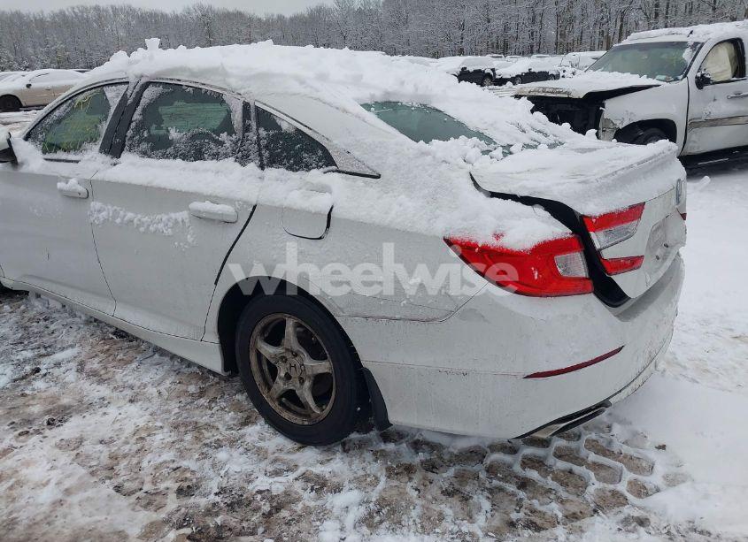 Photo 3 of 2018 Honda Accord SPORT (VIN 1HGCV1F37JA042989)