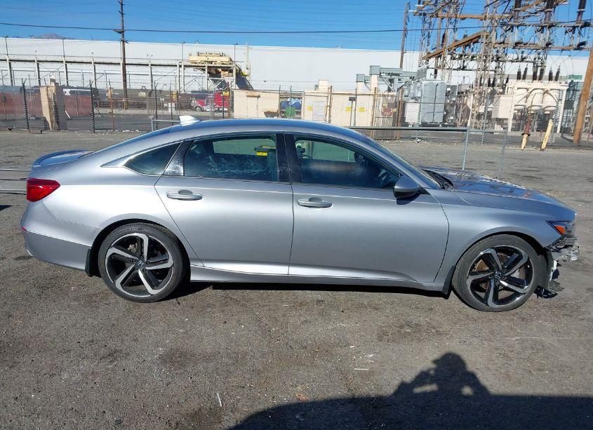 Photo 13 of 2018 Honda Accord SPORT (VIN 1HGCV1F37JA109171)