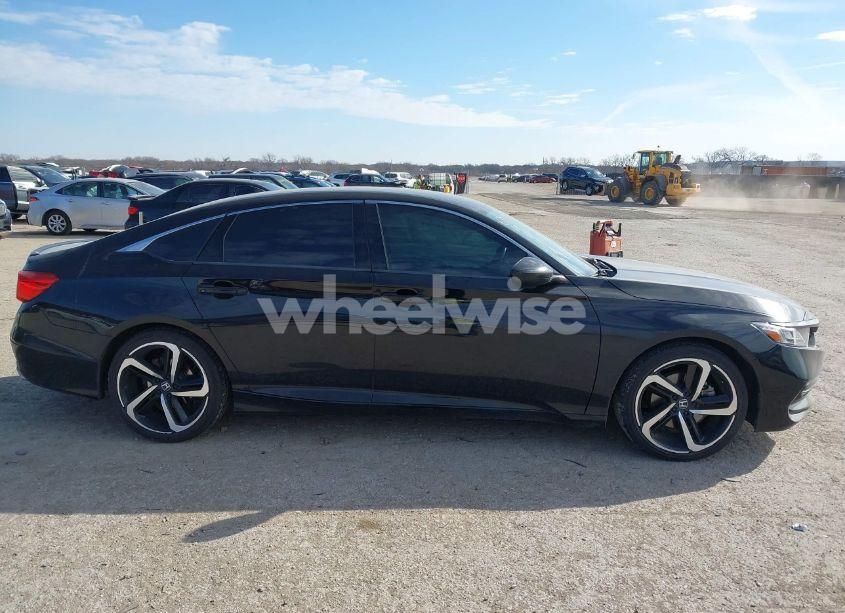 Photo 13 of 2018 Honda Accord SPORT (VIN 1HGCV1F37JA130330)