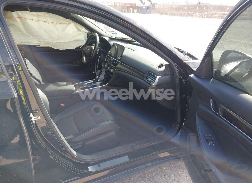 Photo 5 of 2018 Honda Accord SPORT (VIN 1HGCV1F37JA130330)