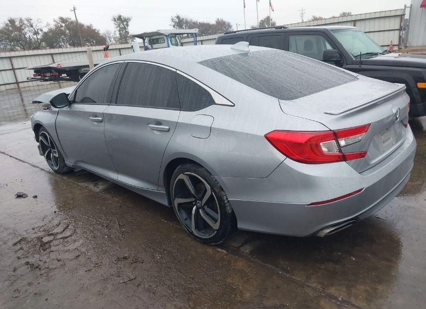 Photo 3 of 2018 Honda Accord SPORT (VIN 1HGCV1F37JA137083)
