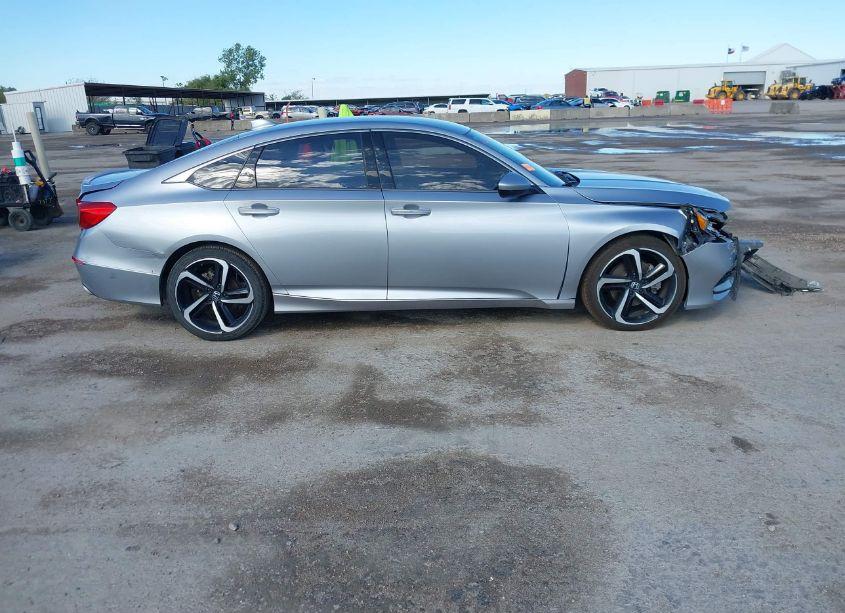 Photo 13 of 2018 Honda Accord SPORT (VIN 1HGCV1F37JA150691)