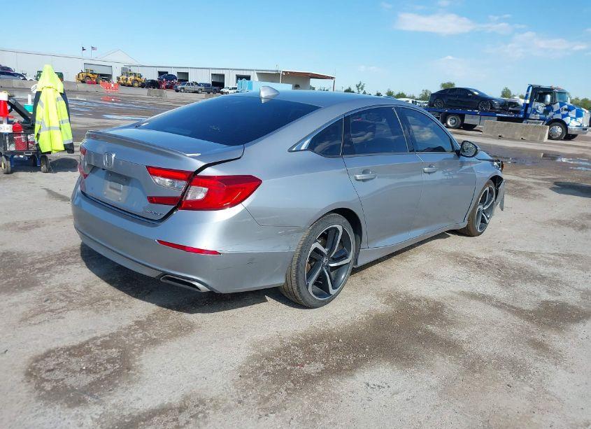 Photo 4 of 2018 Honda Accord SPORT (VIN 1HGCV1F37JA150691)