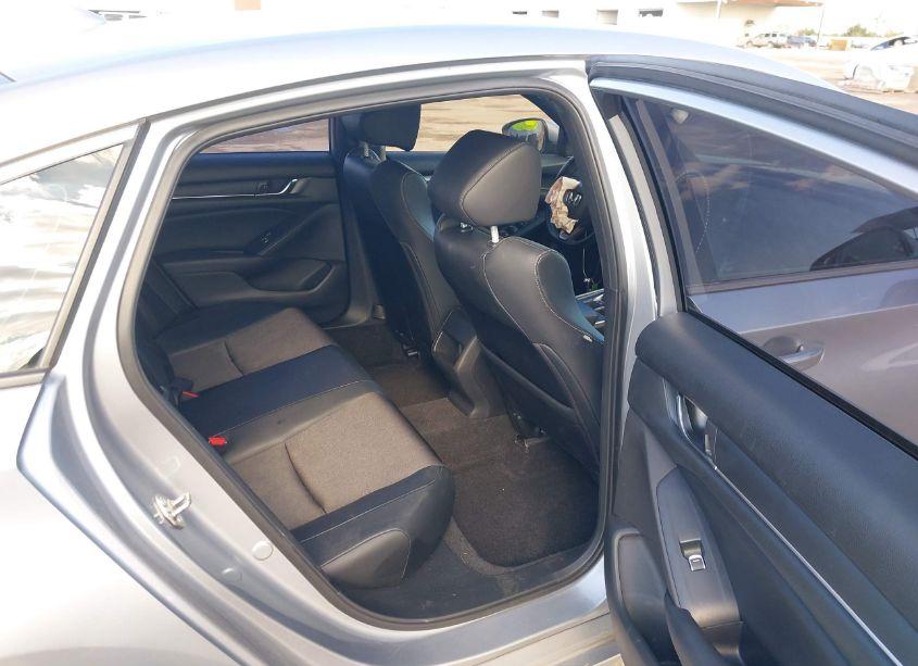 Photo 8 of 2018 Honda Accord SPORT (VIN 1HGCV1F37JA150691)