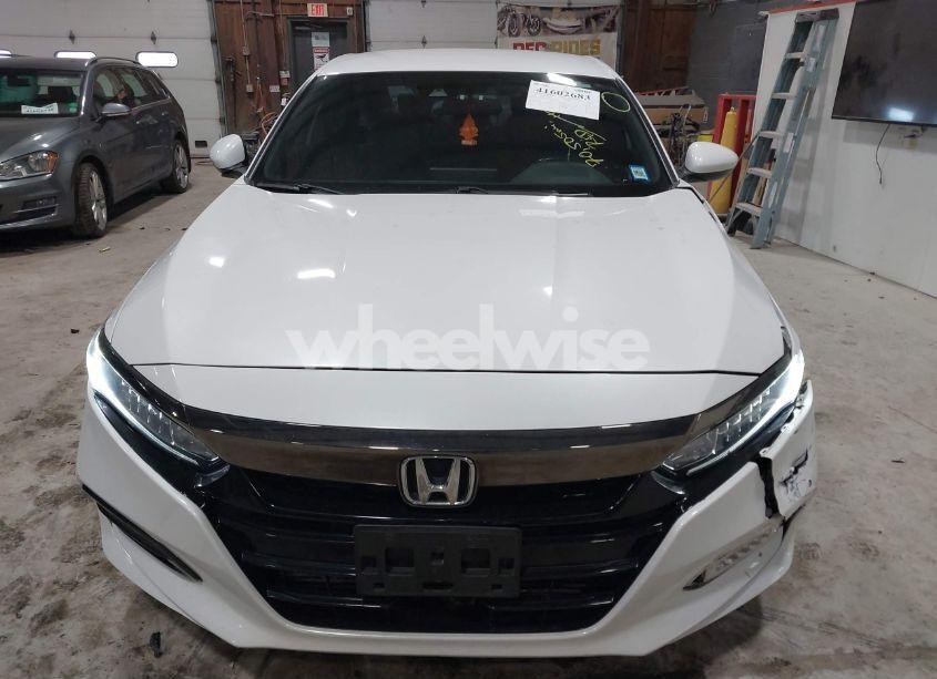 Photo 12 of 2018 Honda Accord SPORT (VIN 1HGCV1F37JA170732)