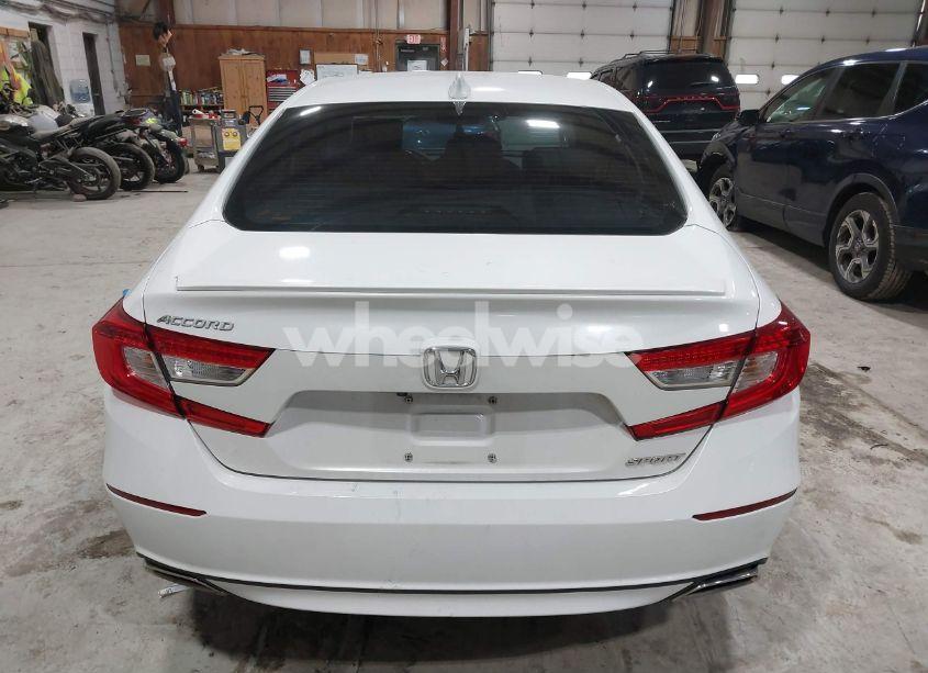 Photo 16 of 2018 Honda Accord SPORT (VIN 1HGCV1F37JA170732)