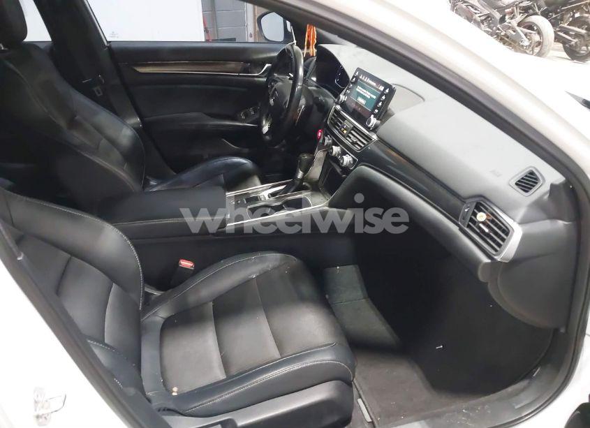 Photo 5 of 2018 Honda Accord SPORT (VIN 1HGCV1F37JA170732)