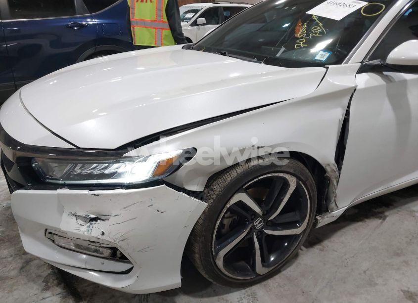 Photo 6 of 2018 Honda Accord SPORT (VIN 1HGCV1F37JA170732)