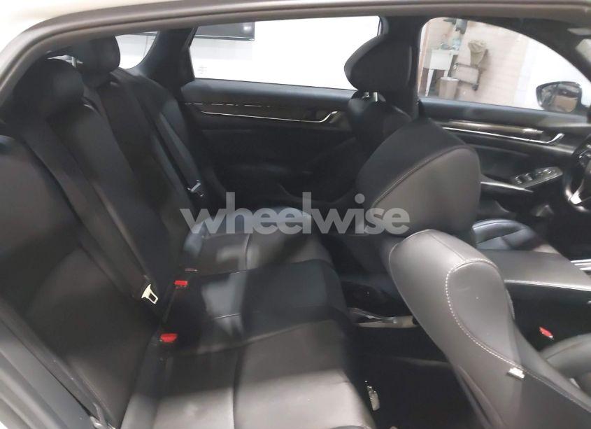 Photo 8 of 2018 Honda Accord SPORT (VIN 1HGCV1F37JA170732)