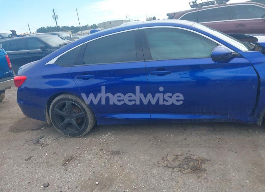 Photo 13 of 2018 Honda Accord SPORT (VIN 1HGCV1F37JA179169)