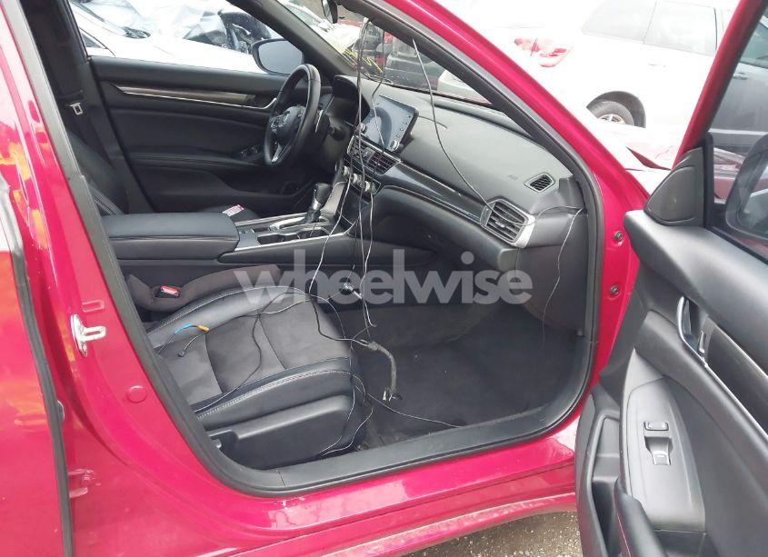 Photo 5 of 2018 Honda Accord SPORT (VIN 1HGCV1F37JA186994)