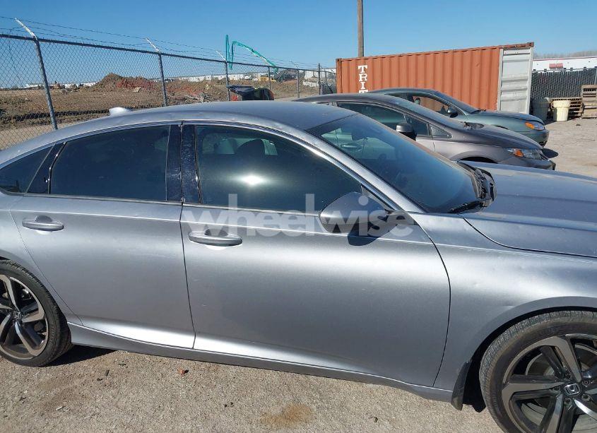 Photo 13 of 2018 Honda Accord SPORT (VIN 1HGCV1F37JA189720)