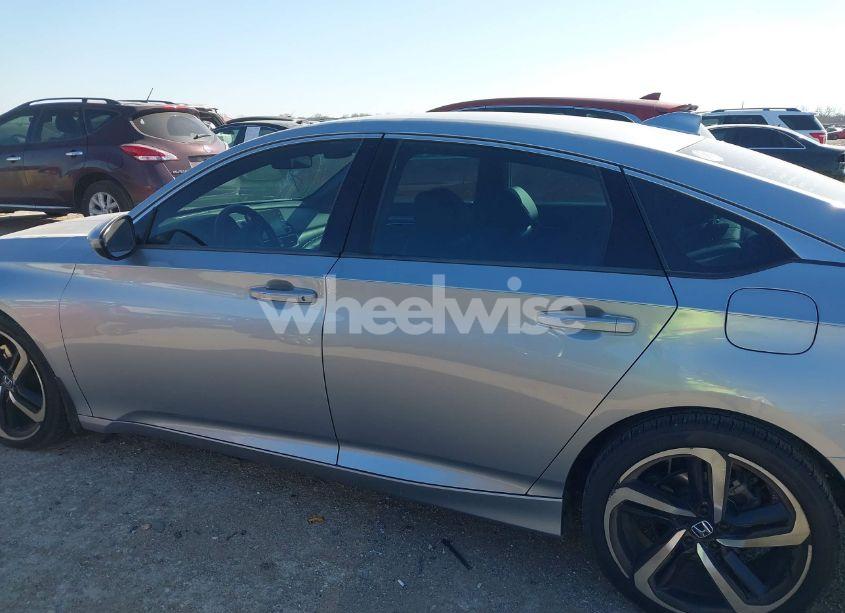 Photo 14 of 2018 Honda Accord SPORT (VIN 1HGCV1F37JA189720)