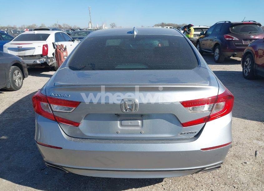 Photo 16 of 2018 Honda Accord SPORT (VIN 1HGCV1F37JA189720)