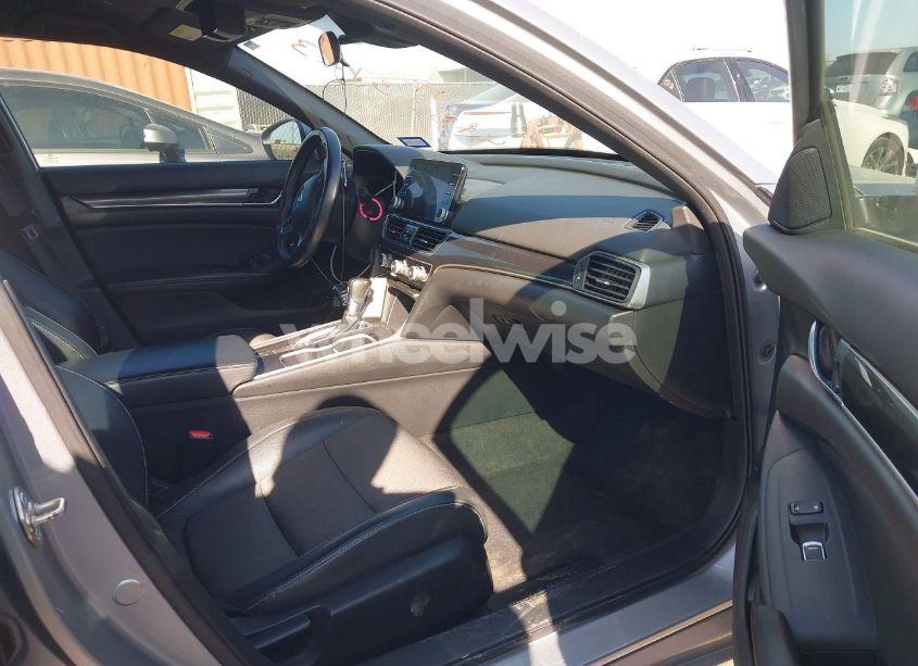 Photo 5 of 2018 Honda Accord SPORT (VIN 1HGCV1F37JA189720)