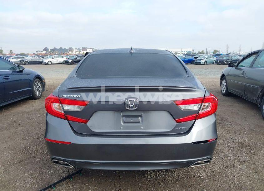Photo 16 of 2018 Honda Accord SPORT (VIN 1HGCV1F37JA191354)