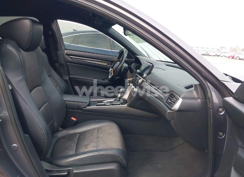 Photo 5 of 2018 Honda Accord SPORT (VIN 1HGCV1F37JA191354)