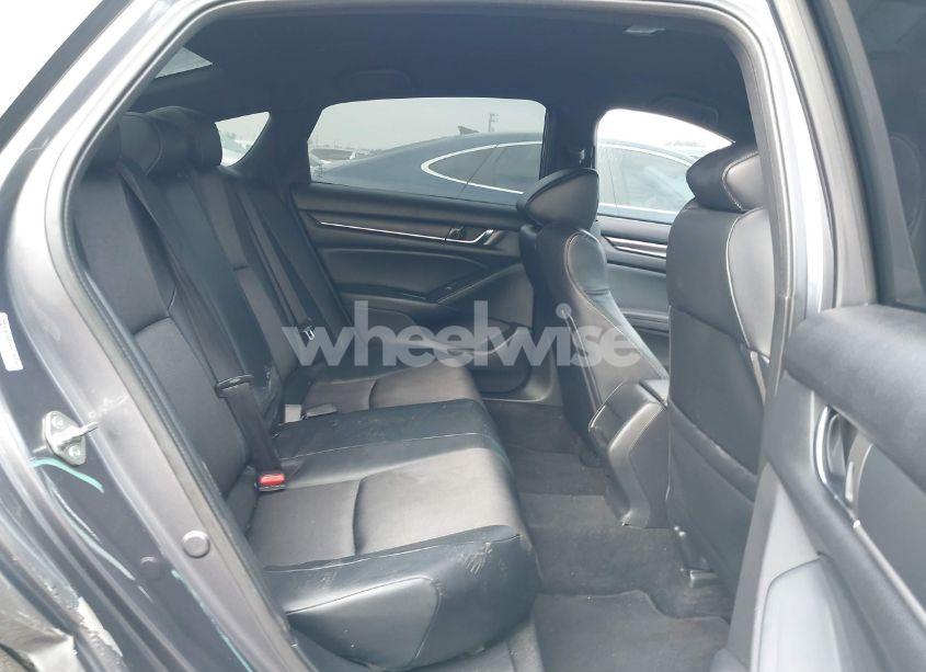 Photo 8 of 2018 Honda Accord SPORT (VIN 1HGCV1F37JA191354)