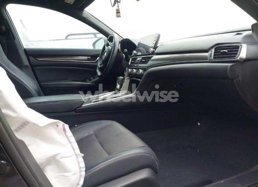 Photo 5 of 2018 Honda Accord SPORT (VIN 1HGCV1F37JA221971)