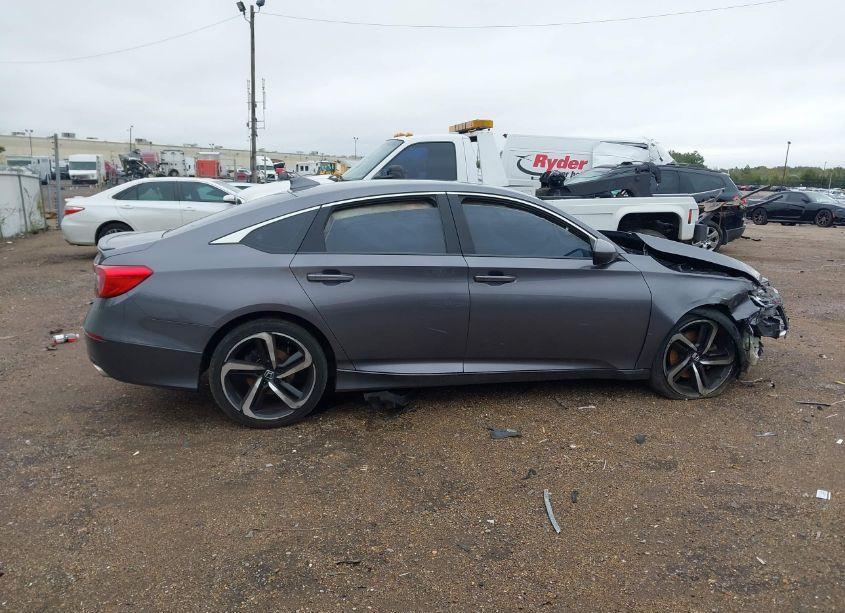 Photo 13 of 2018 Honda Accord SPORT (VIN 1HGCV1F37JA228855)