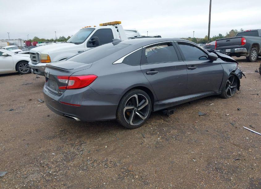 Photo 4 of 2018 Honda Accord SPORT (VIN 1HGCV1F37JA228855)