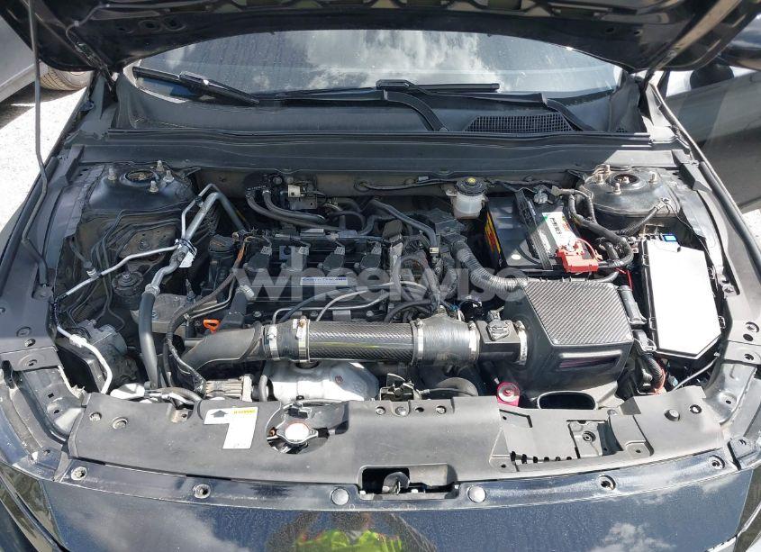 Photo 10 of 2018 Honda Accord SPORT (VIN 1HGCV1F37JA243209)