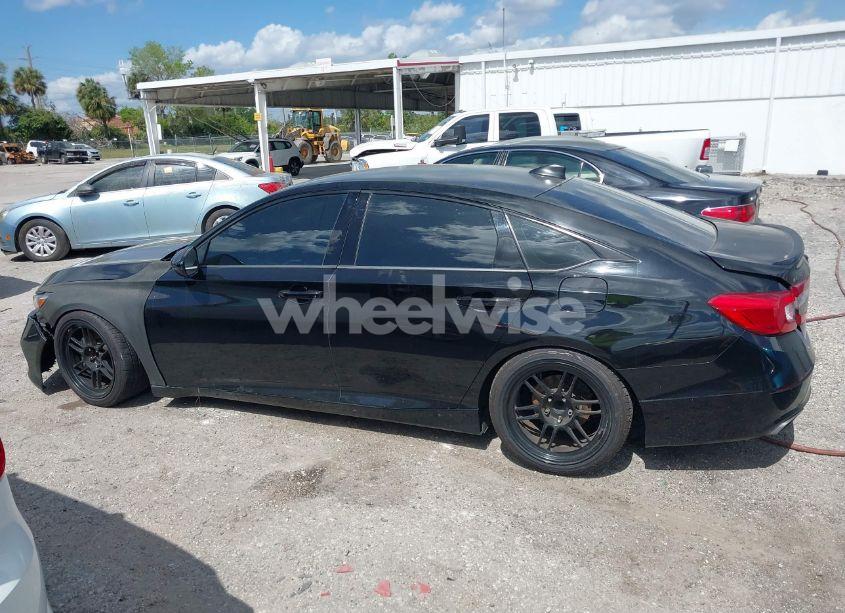 Photo 13 of 2018 Honda Accord SPORT (VIN 1HGCV1F37JA243209)