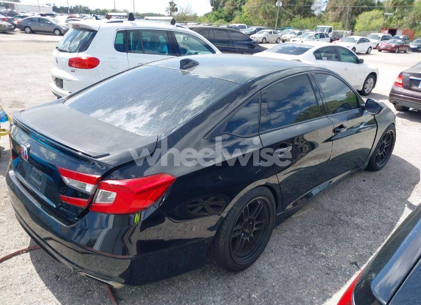 Photo 4 of 2018 Honda Accord SPORT (VIN 1HGCV1F37JA243209)