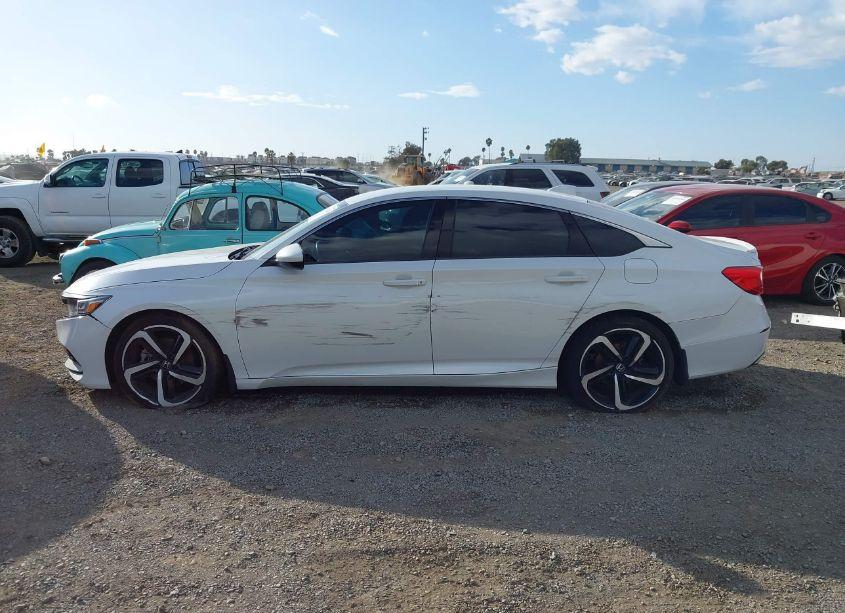 Photo 14 of 2018 Honda Accord SPORT (VIN 1HGCV1F37JA249897)