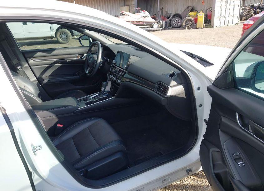 Photo 5 of 2018 Honda Accord SPORT (VIN 1HGCV1F37JA249897)