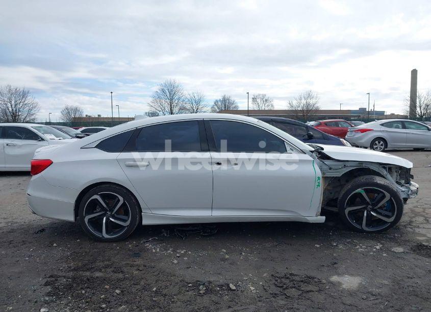 Photo 12 of 2018 Honda Accord SPORT (VIN 1HGCV1F37JA255828)