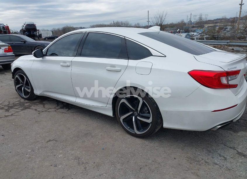 Photo 3 of 2018 Honda Accord SPORT (VIN 1HGCV1F37JA255828)