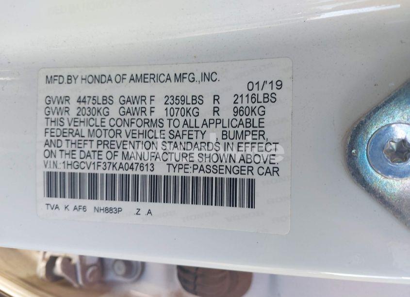 Photo 9 of 2019 Honda Accord SPORT (VIN 1HGCV1F37KA047613)