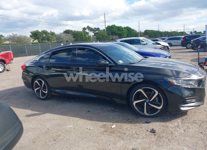 Photo 13 of 2019 Honda Accord SPORT (VIN 1HGCV1F37KA062368)