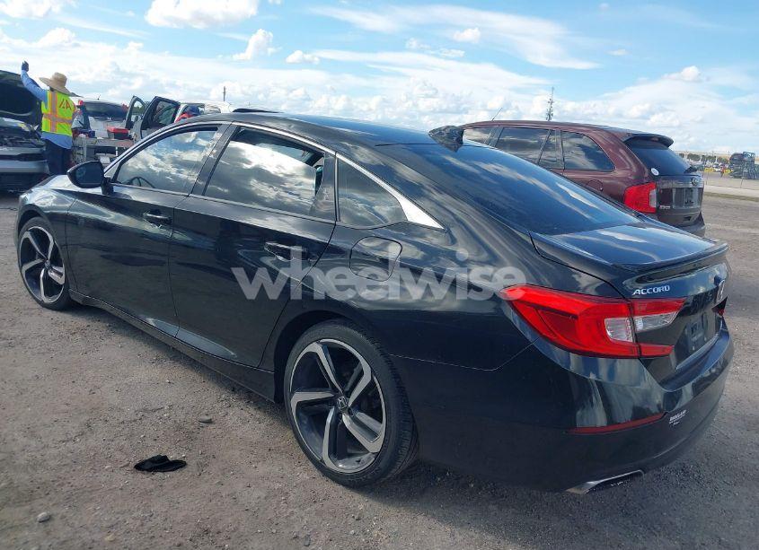 Photo 3 of 2019 Honda Accord SPORT (VIN 1HGCV1F37KA062368)