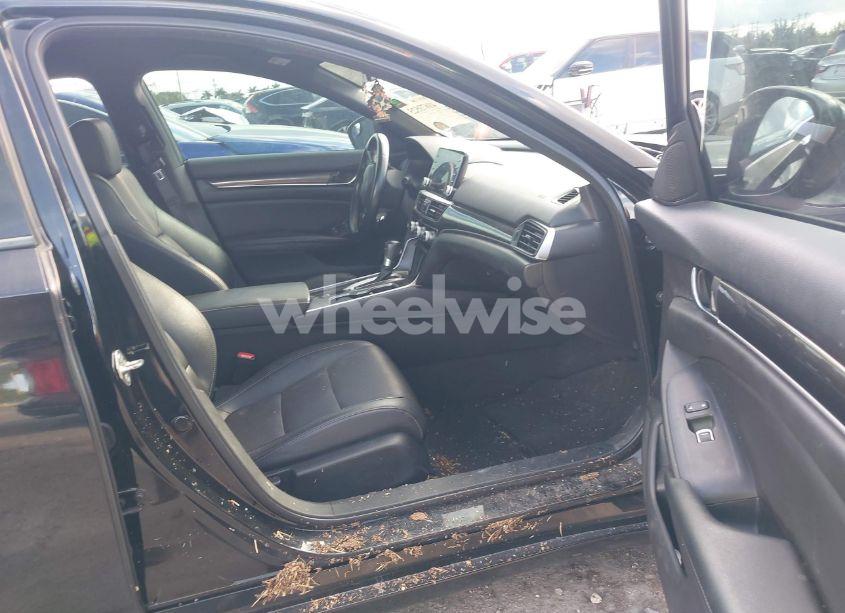 Photo 5 of 2019 Honda Accord SPORT (VIN 1HGCV1F37KA062368)