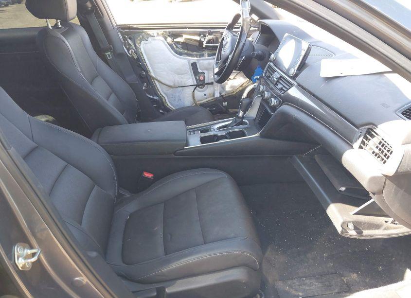 Photo 5 of 2020 Honda Accord SPORT (VIN 1HGCV1F37LA053333)