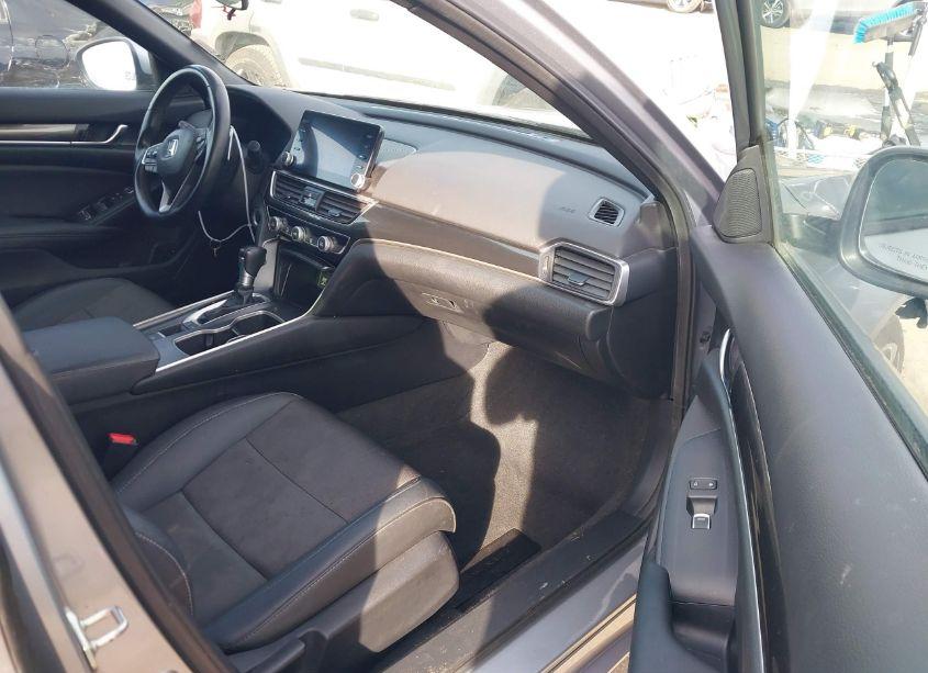 Photo 5 of 2020 Honda Accord SPORT (VIN 1HGCV1F37LA093413)