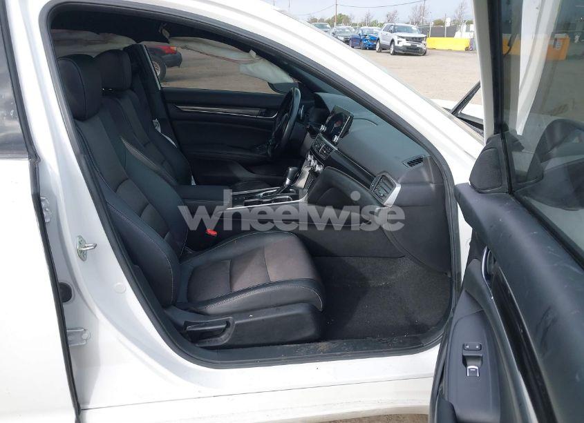 Photo 5 of 2020 Honda Accord SPORT (VIN 1HGCV1F37LA138995)