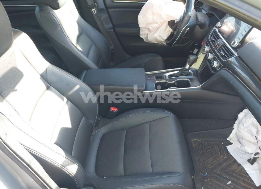Photo 5 of 2020 Honda Accord SPORT (VIN 1HGCV1F37LA155781)