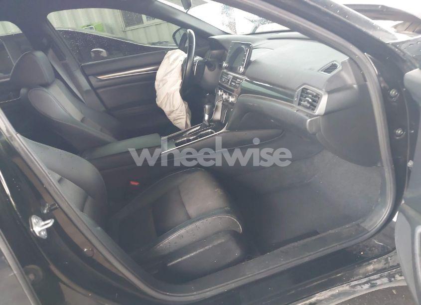 Photo 5 of 2022 Honda Accord SPORT (VIN 1HGCV1F37NA064092)