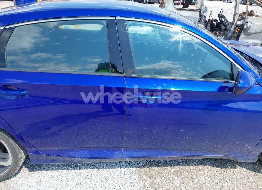 Photo 13 of 2018 Honda Accord SPORT (VIN 1HGCV1F38JA009192)