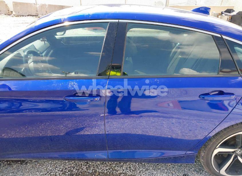 Photo 14 of 2018 Honda Accord SPORT (VIN 1HGCV1F38JA009192)