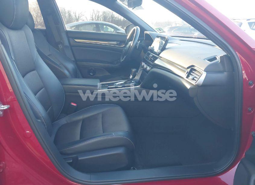 Photo 5 of 2018 Honda Accord SPORT (VIN 1HGCV1F38JA019088)