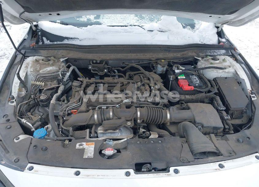 Photo 10 of 2018 Honda Accord SPORT (VIN 1HGCV1F38JA032410)