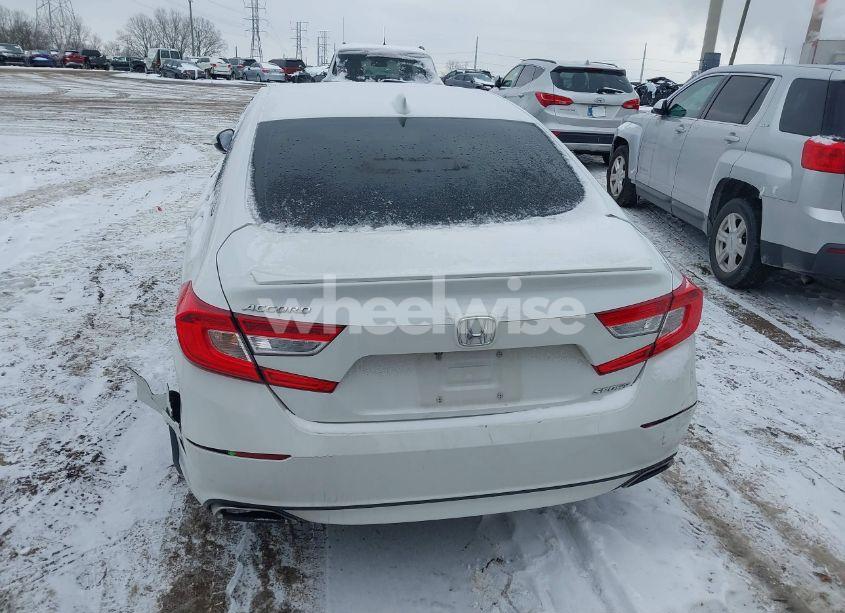 Photo 18 of 2018 Honda Accord SPORT (VIN 1HGCV1F38JA032410)