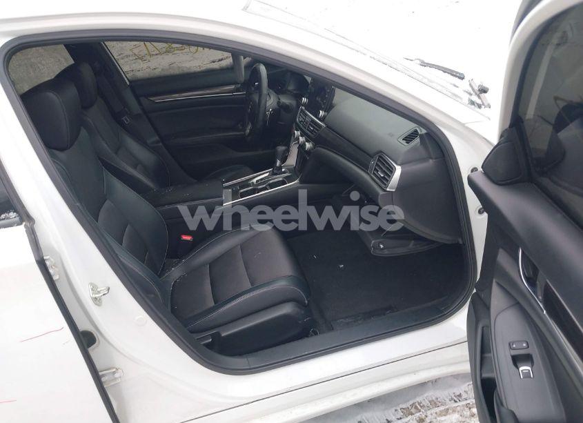 Photo 5 of 2018 Honda Accord SPORT (VIN 1HGCV1F38JA032410)