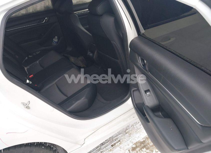 Photo 8 of 2018 Honda Accord SPORT (VIN 1HGCV1F38JA032410)