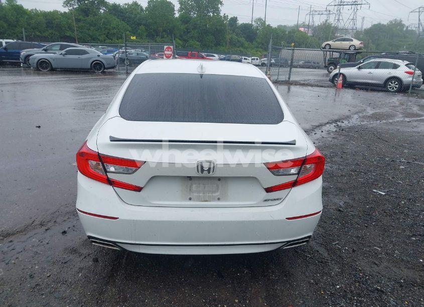 Photo 16 of 2018 Honda Accord SPORT (VIN 1HGCV1F38JA069845)